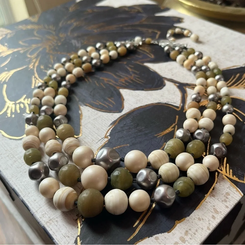 Vintage 60s Lucite Pistachio Green Cream and Silver Chunky Beaded Necklace